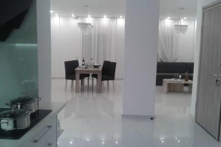 Despina'S Luxury Apt Downtown Iraklio Eksteriør billede